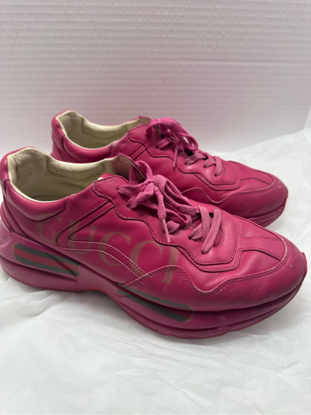 GUCCI
Calfskin Logo Womens Sneakers Pink